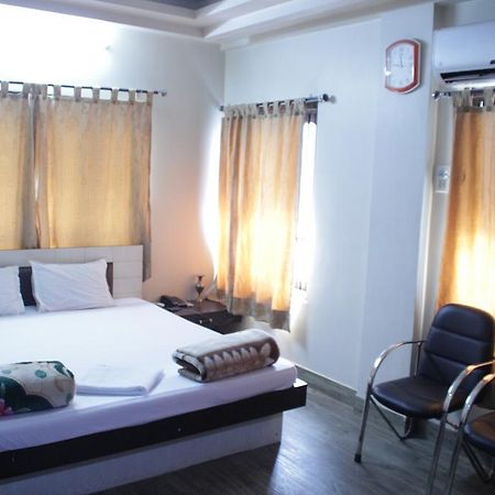 New Metro Guest House Калькутта Экстерьер фото